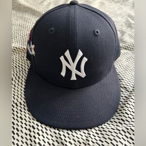 Kith Yankee fitted hat size 7 3/8 worn once in excellent condition!!!